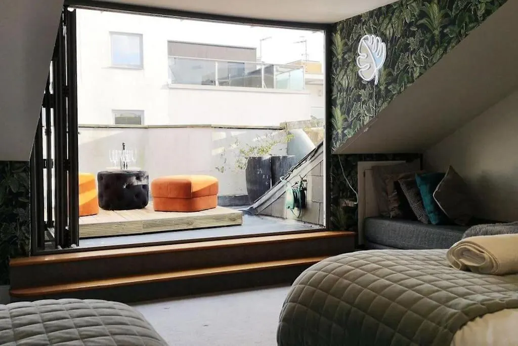Apartment Brighton Neon Central - By Crown Gardens Holiday Homes United Kingdom