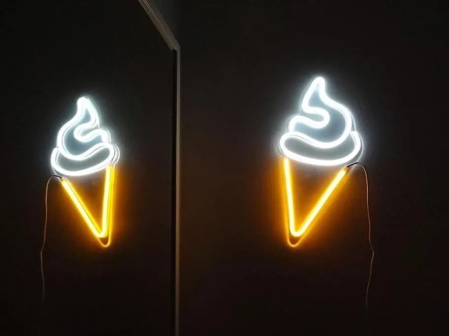 Brighton Neon Central - By Crown Gardens Holiday Homes